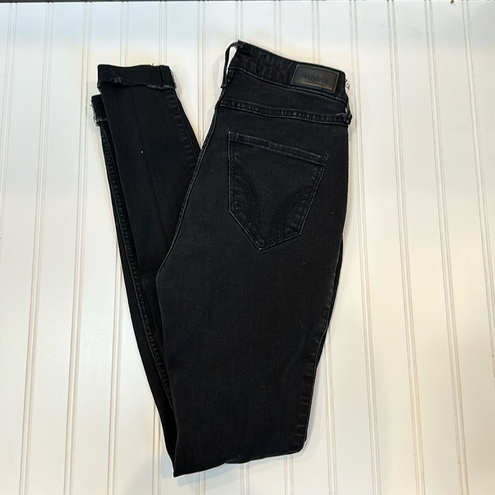 Hollister Curvy ultra high-Rise super skinny jeans\| Size: W24 L30